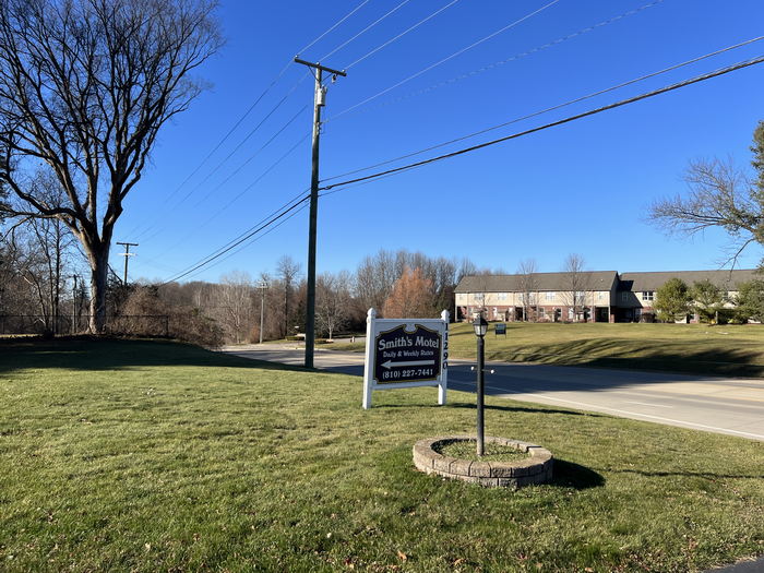 Smiths Briggs Lake Motel - Nov 25 2022 (newer photo)